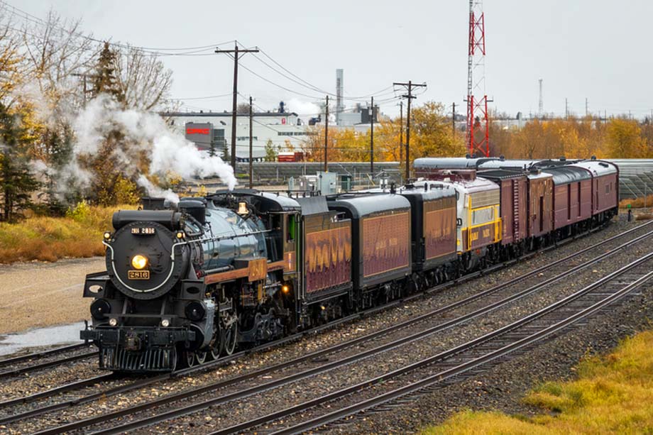 4-6-4 Hudson class H1b CPKC 2816.