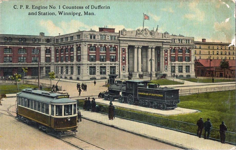 A postcard showing the CPR station at Winnipeg.