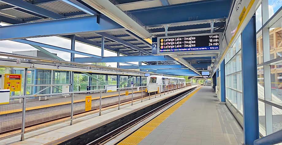 VCC-Clark Station platform.