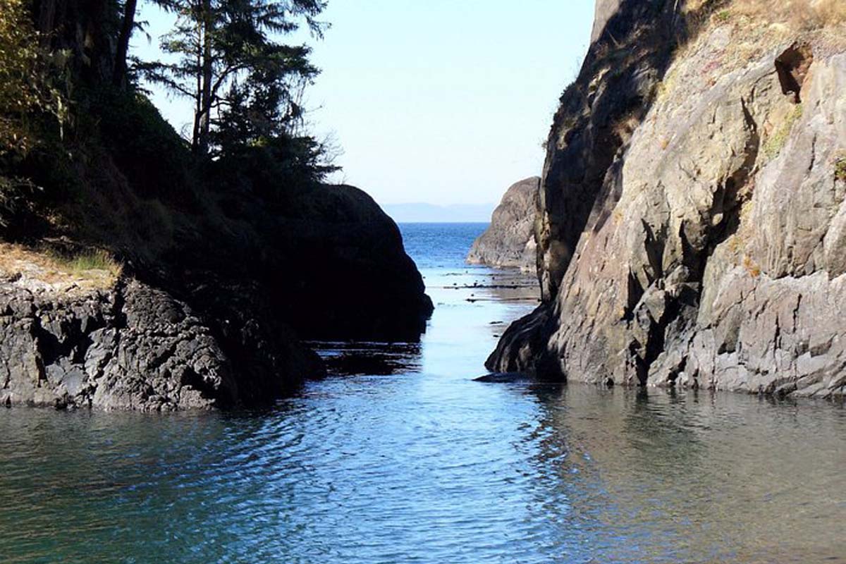 Roche Cove.