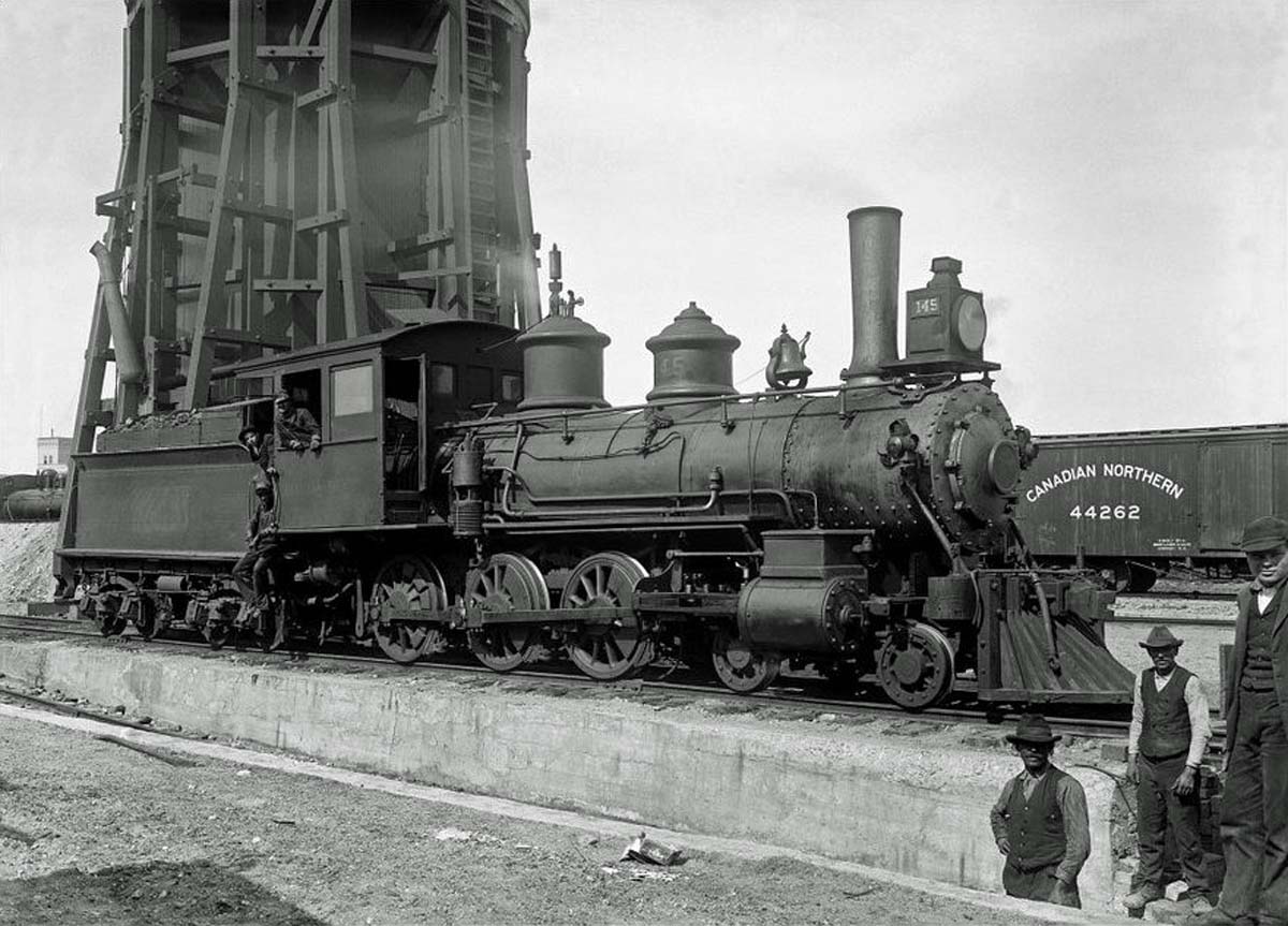 A CNoR 4-6-0 Ten-Wheeler.