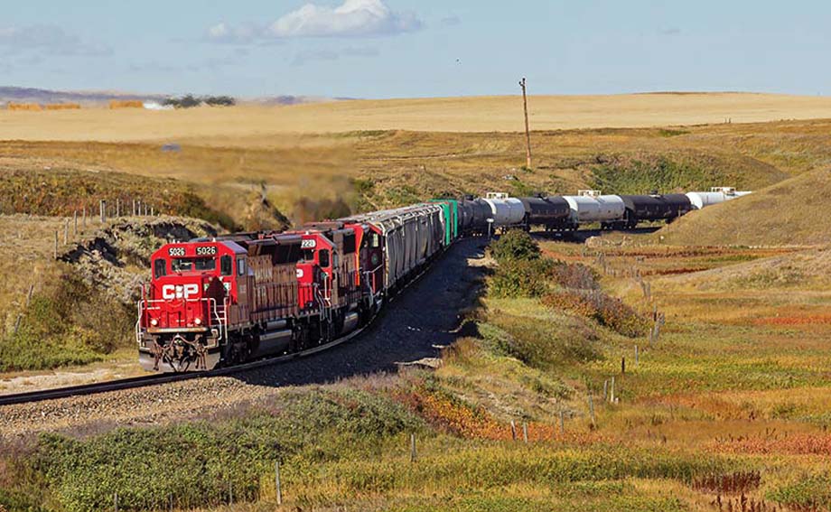 Train A08's three units grind the final few miles up the southbound grade into Warner.