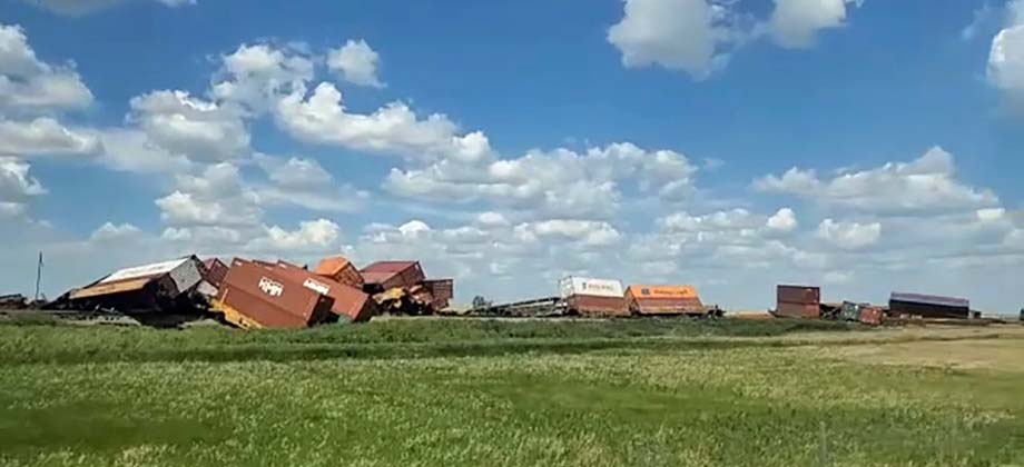 A derailment 100 kliks east of Calgary.